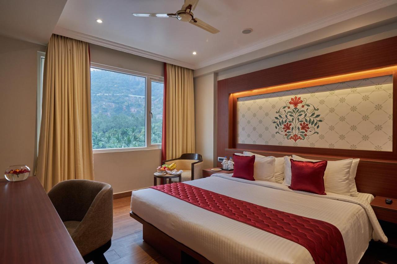Golden Tulip Tirupati Hotel Exterior foto
