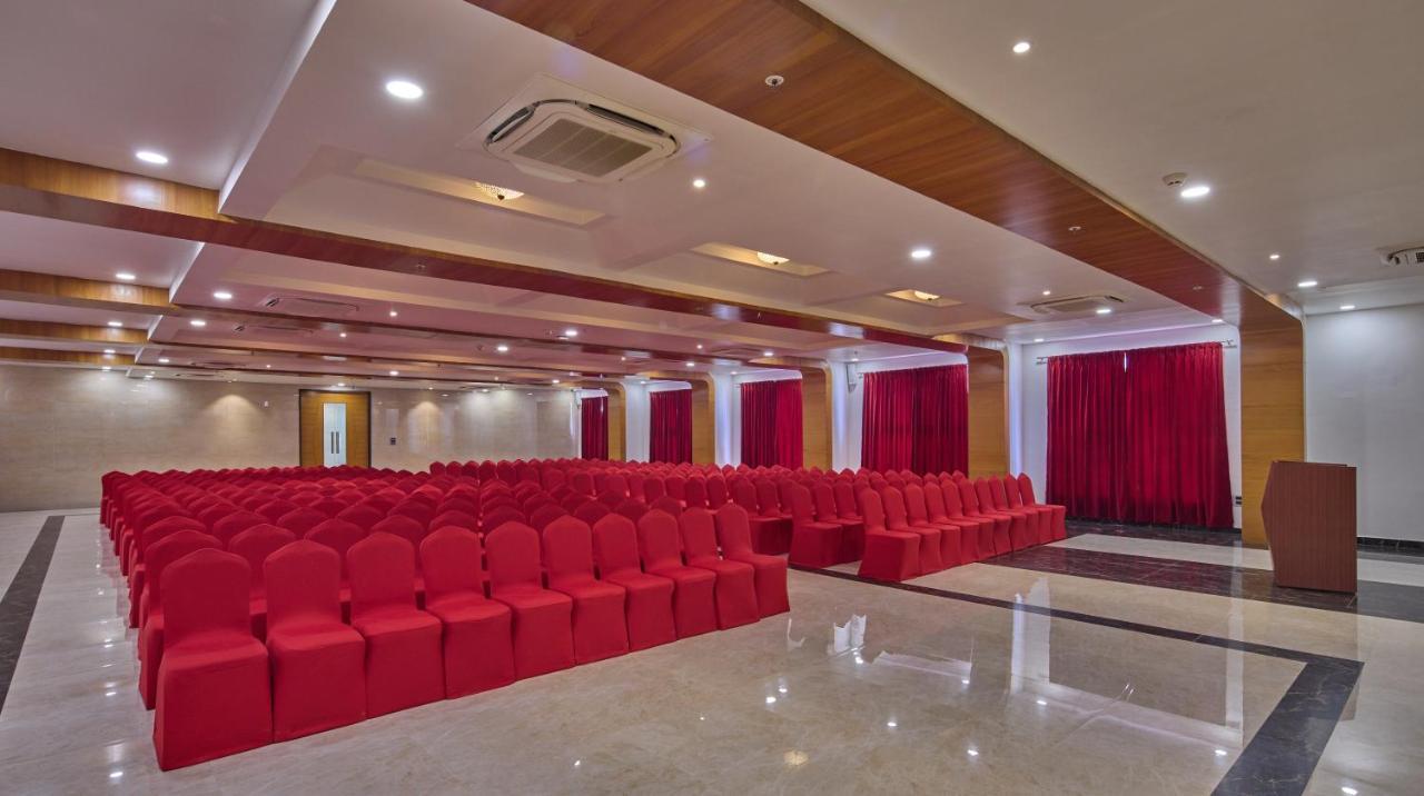 Golden Tulip Tirupati Hotel Exterior foto